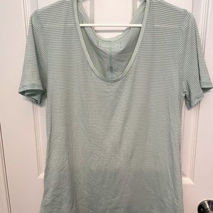 Large Lululemon T-Shirt - Green